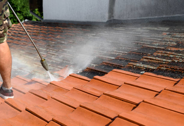 Best Concrete Pressure Washing  in Combined Locks, WI