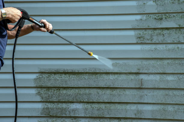 Best Garage Pressure Washing  in Combined Locks, WI